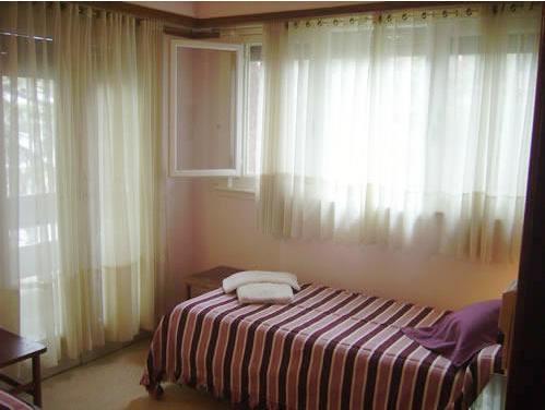 Hosteria Bavaria Villa Gesell Habitación foto